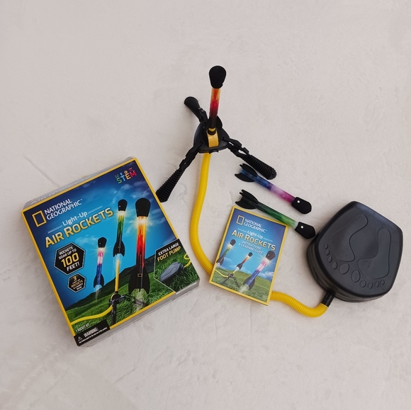 National Geographic Light-Up Air Rockets - Picture 2 of 8